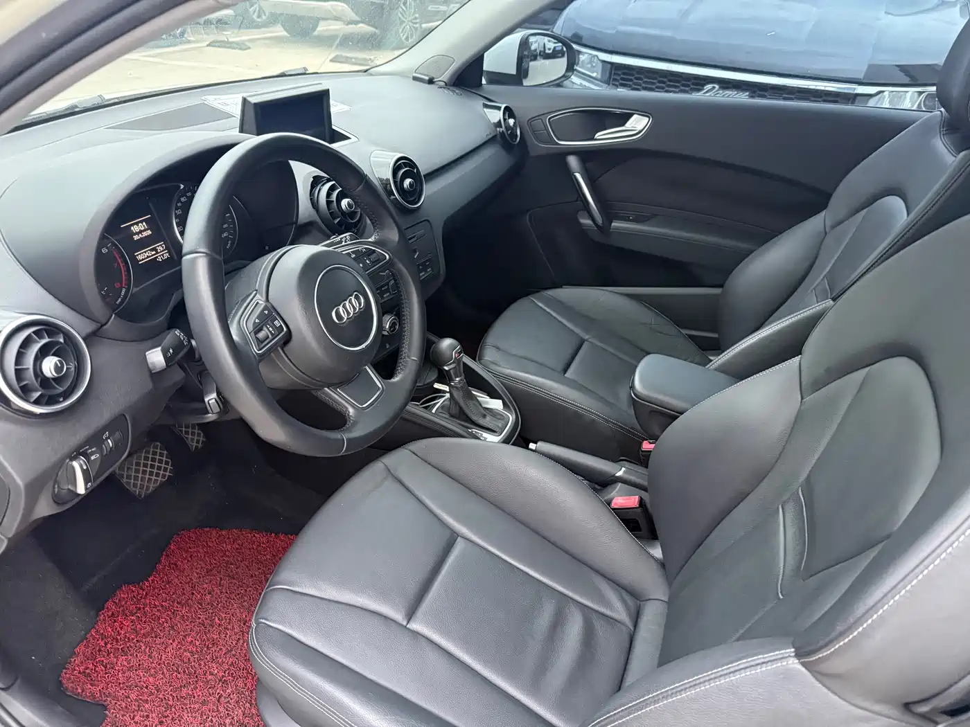 Audi A1 2014 30 TFSI Comfort фото 4