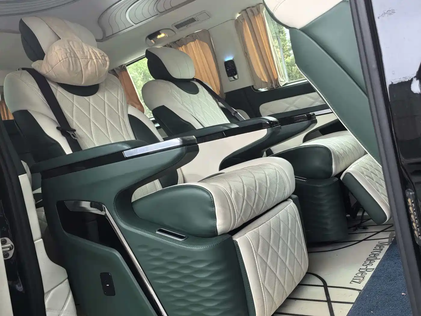 Mercedes-Benz Vito 2021 2.0T Elite 7-Seater фото 9