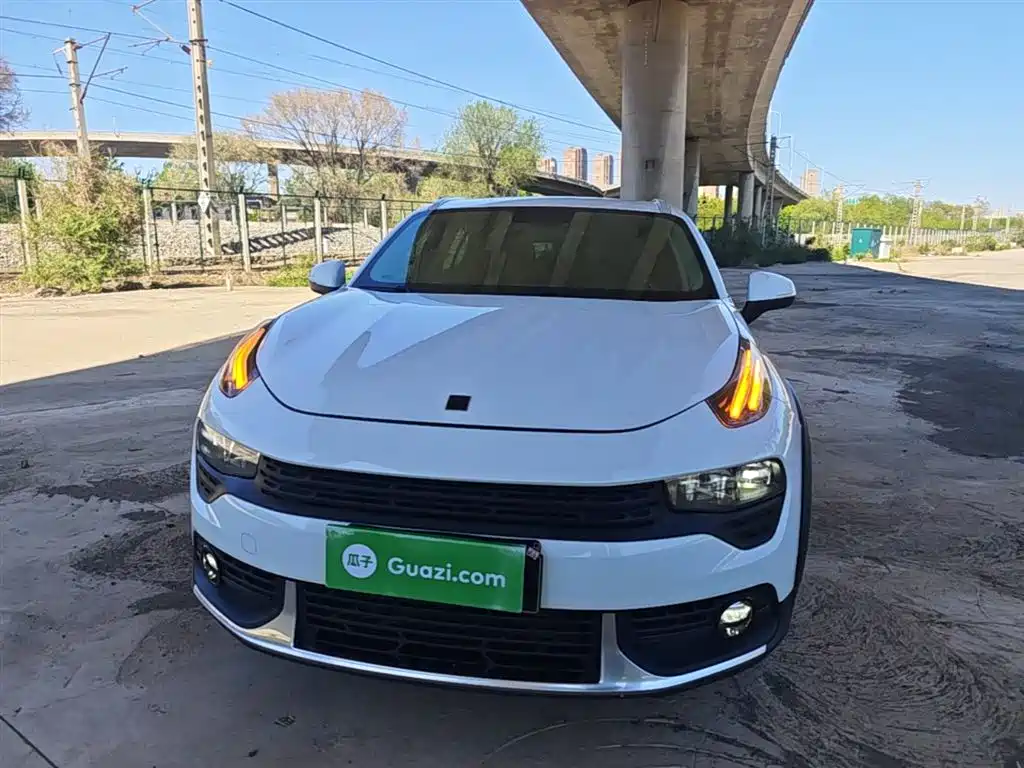 Lynk & Co 02 2018 1.5T DCT 2WD Power Edition China V фото 3