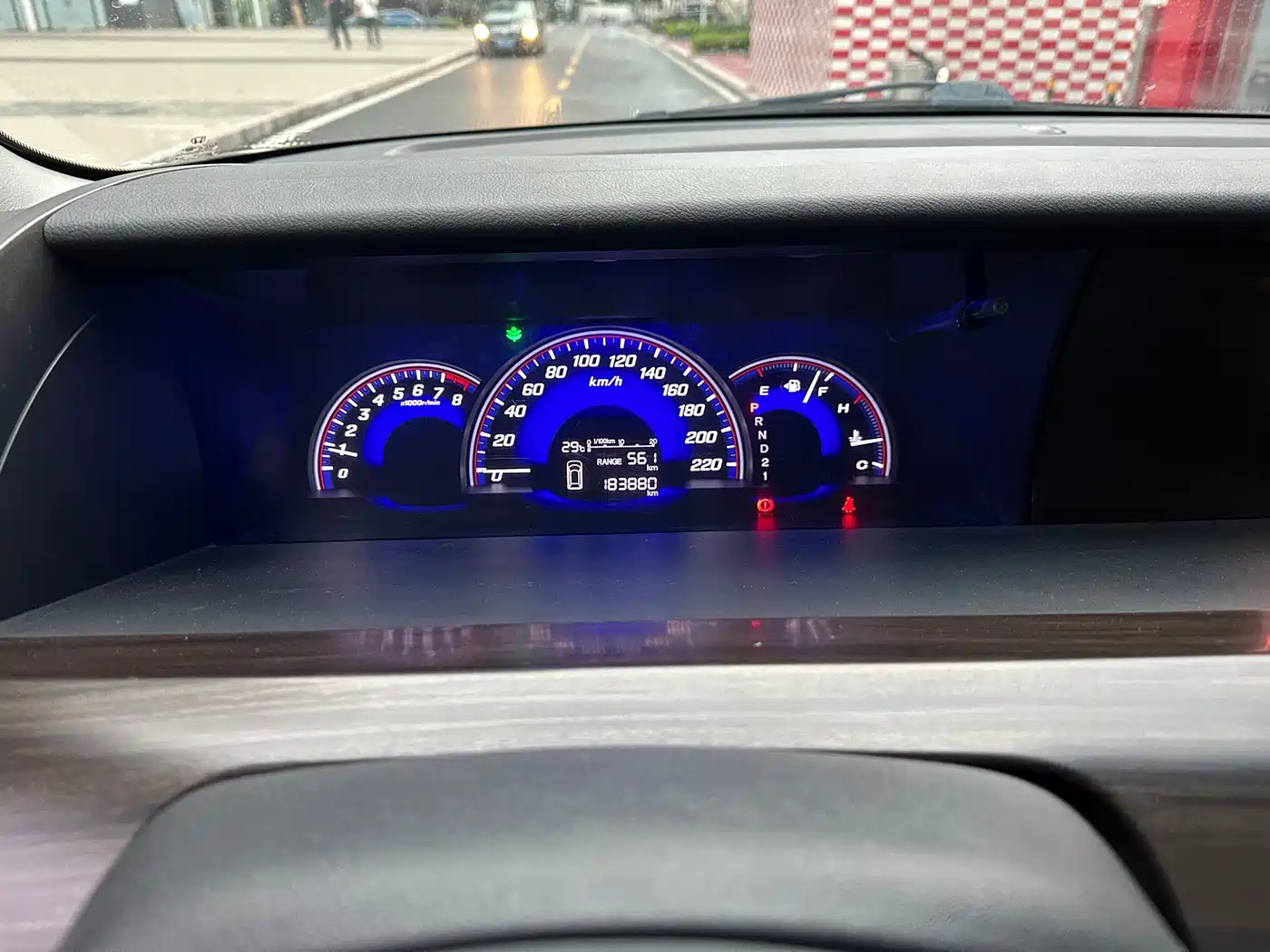 Фото 6 - Honda Elysion