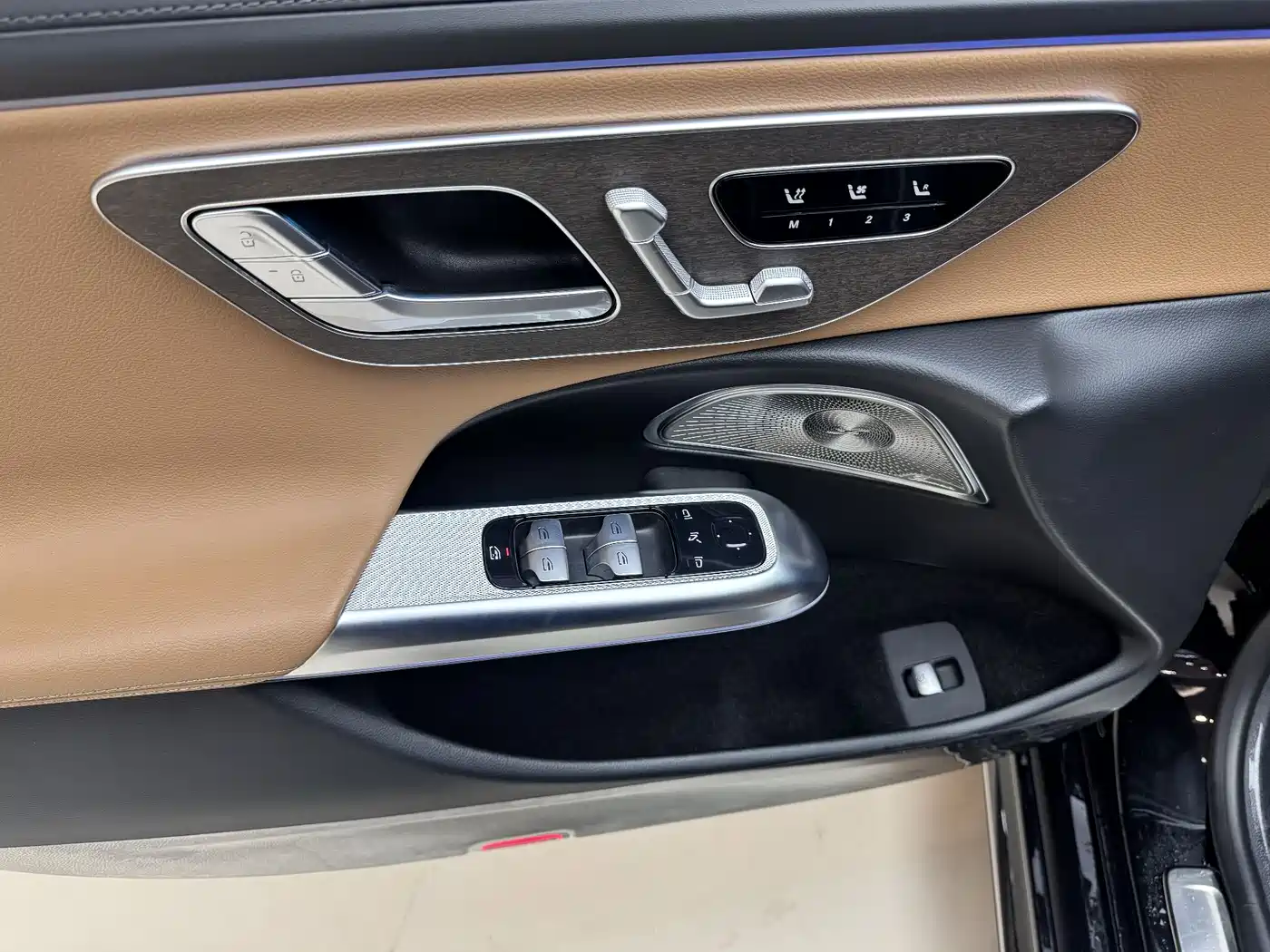 Mercedes-Benz E-Class 2024 Model E 300 L Luxury фото 5