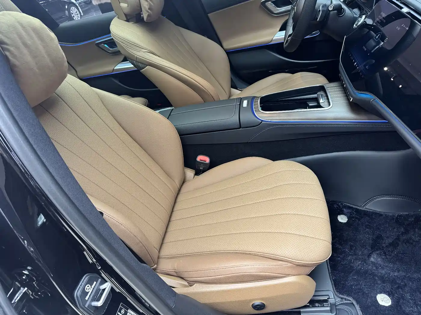 Mercedes-Benz E-Class 2024 Model E 300 L Luxury фото 13