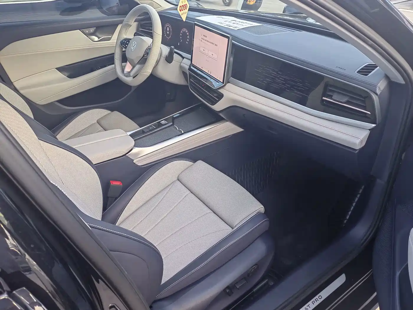 صورة 5 - Volkswagen Passat