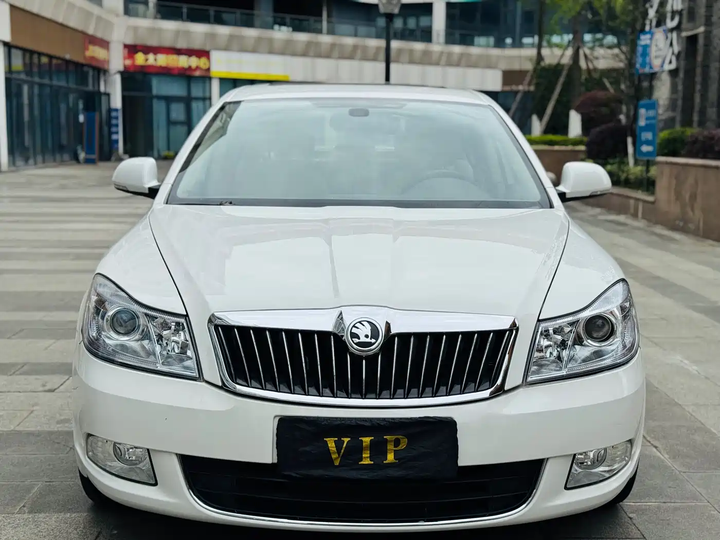 Škoda Octavia 2014 1.6L Auto Yijun Edition фото 2