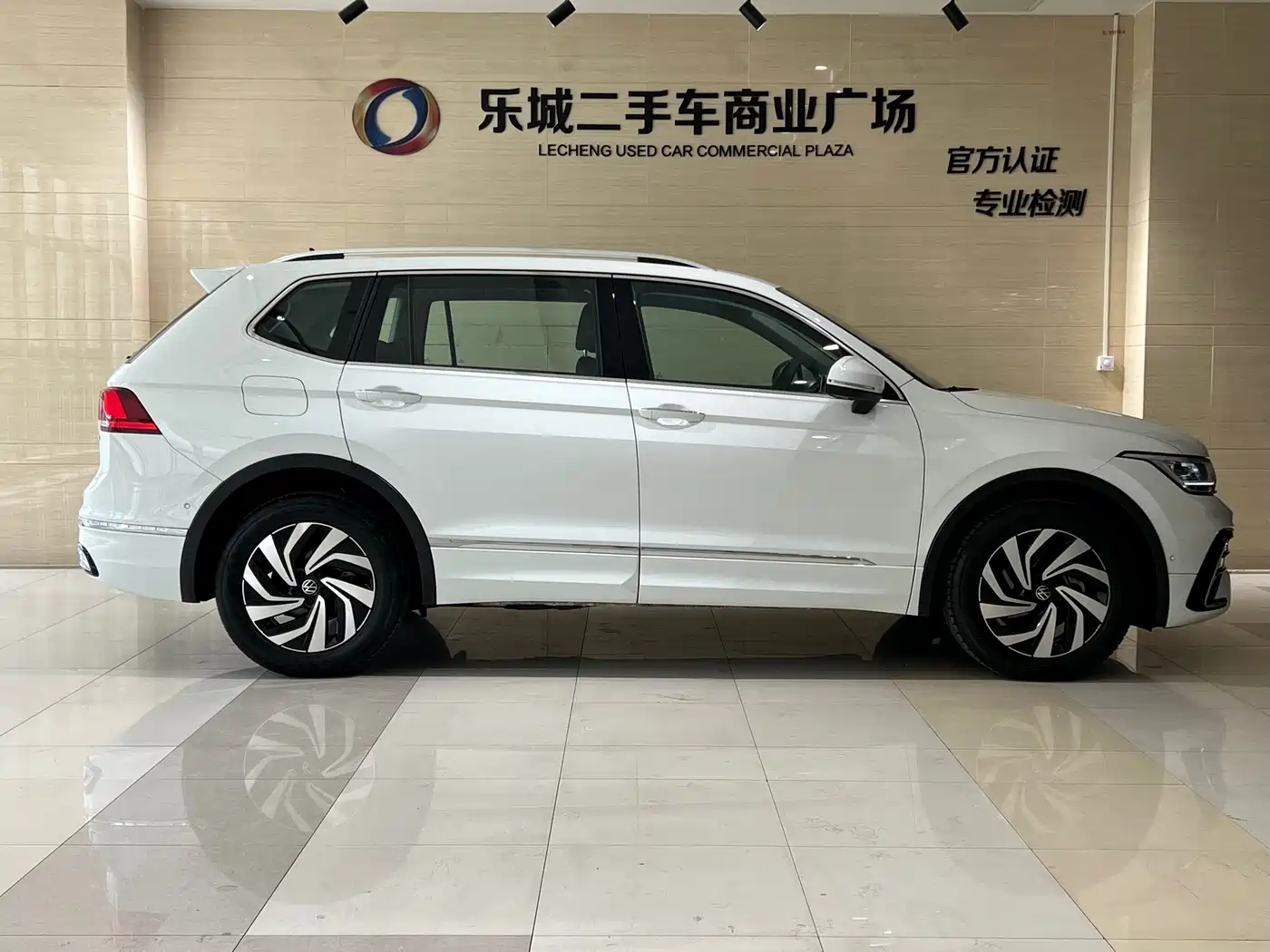 Volkswagen Tiguan L 2024 330TSI Automatic 2WD R-Line Premium Enjoyment Edition фото 5