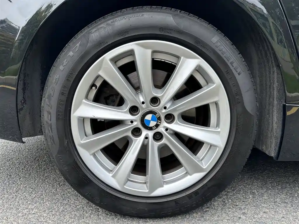 BMW 5 Series 2012 523Li Luxury фото 18