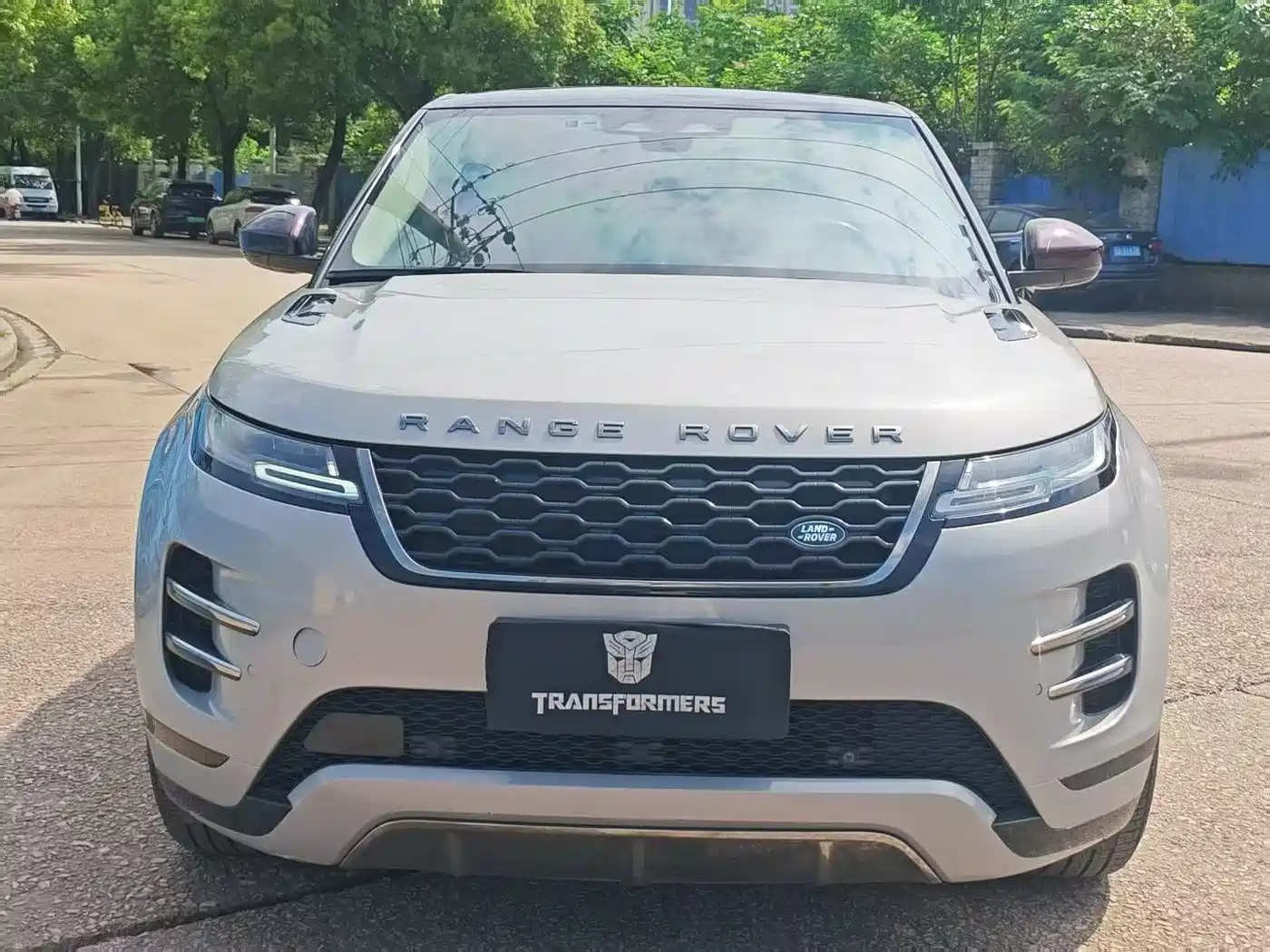Land Rover Range Rover Evoque 2022 Range Rover Evoque L 249PS R-Dynamic Luxury Edition фото 2