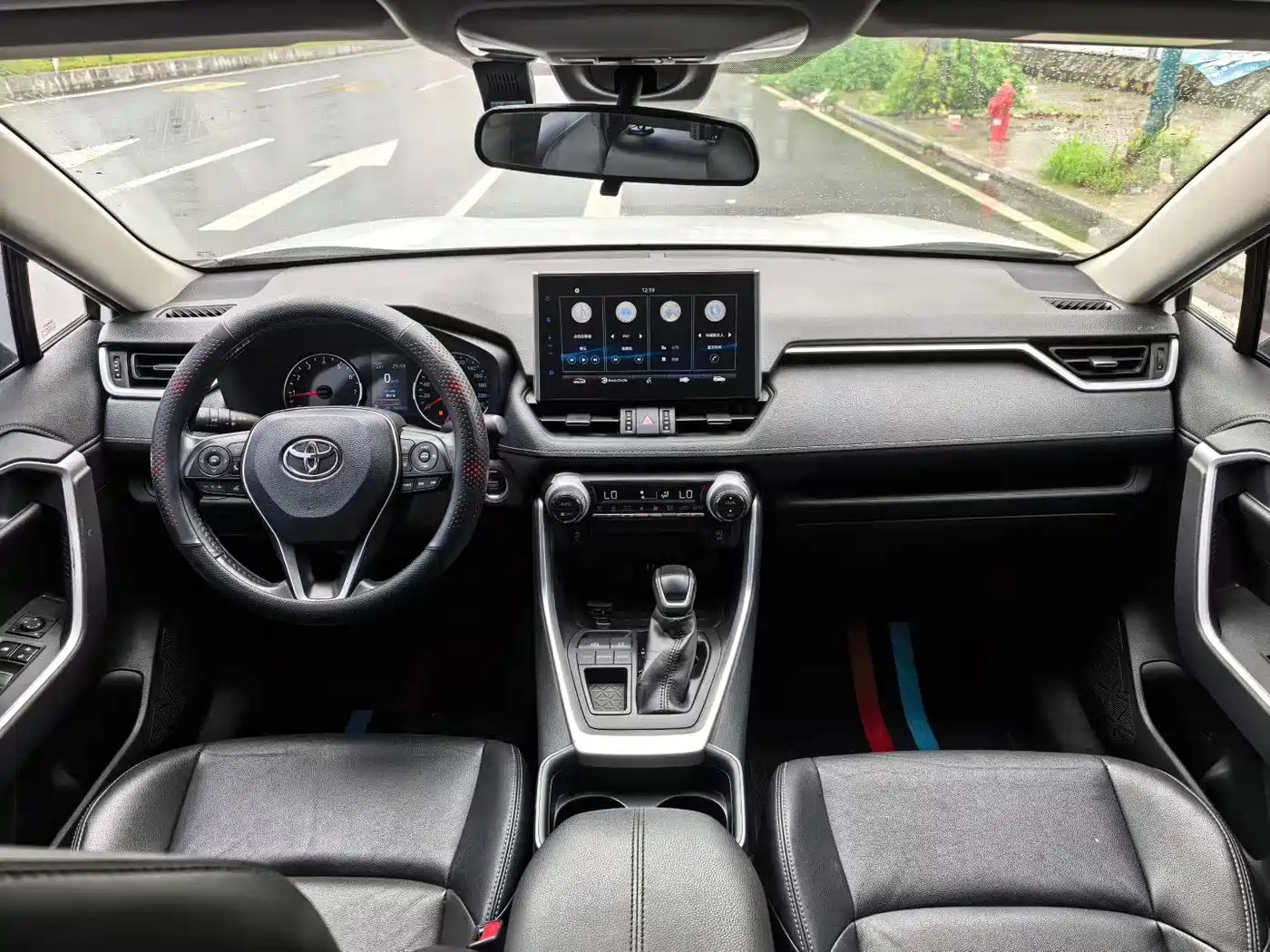 Toyota Wildlander 2022 2.0L CVT FWD Luxury Edition фото 6