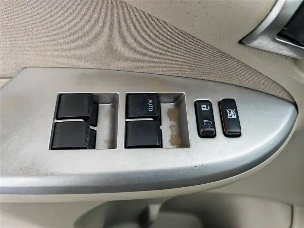Toyota Corolla 2012 Styling Edition 1.8L CVT GL-i фото 9