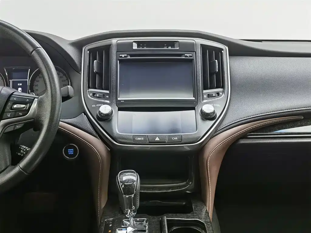 Toyota Crown 2018 2.0T Sport Edition фото 12