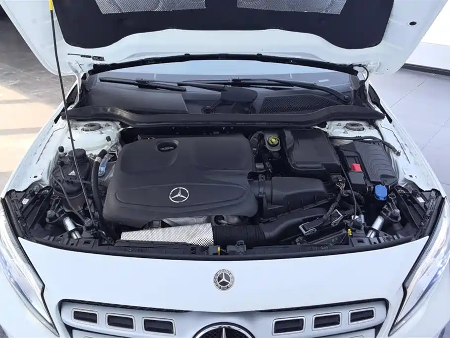 Mercedes-Benz GLA 2017 GLA 220 4MATIC Fashion фото 10