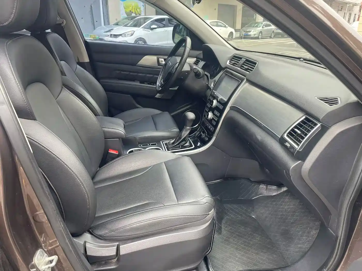 Фото 9 - Haval H2