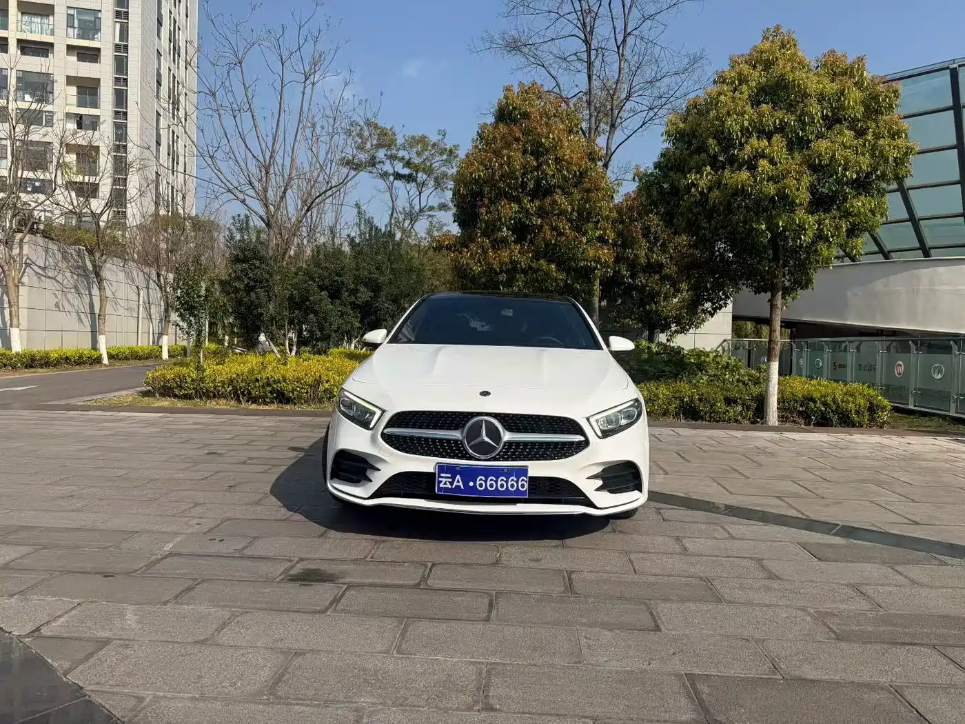 Mercedes-Benz A-Class 2019 A 200 L Sport Sedan фото 2