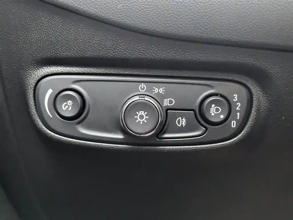 Chevrolet Equinox 2018 535T Automatic Frontier Edition фото 21