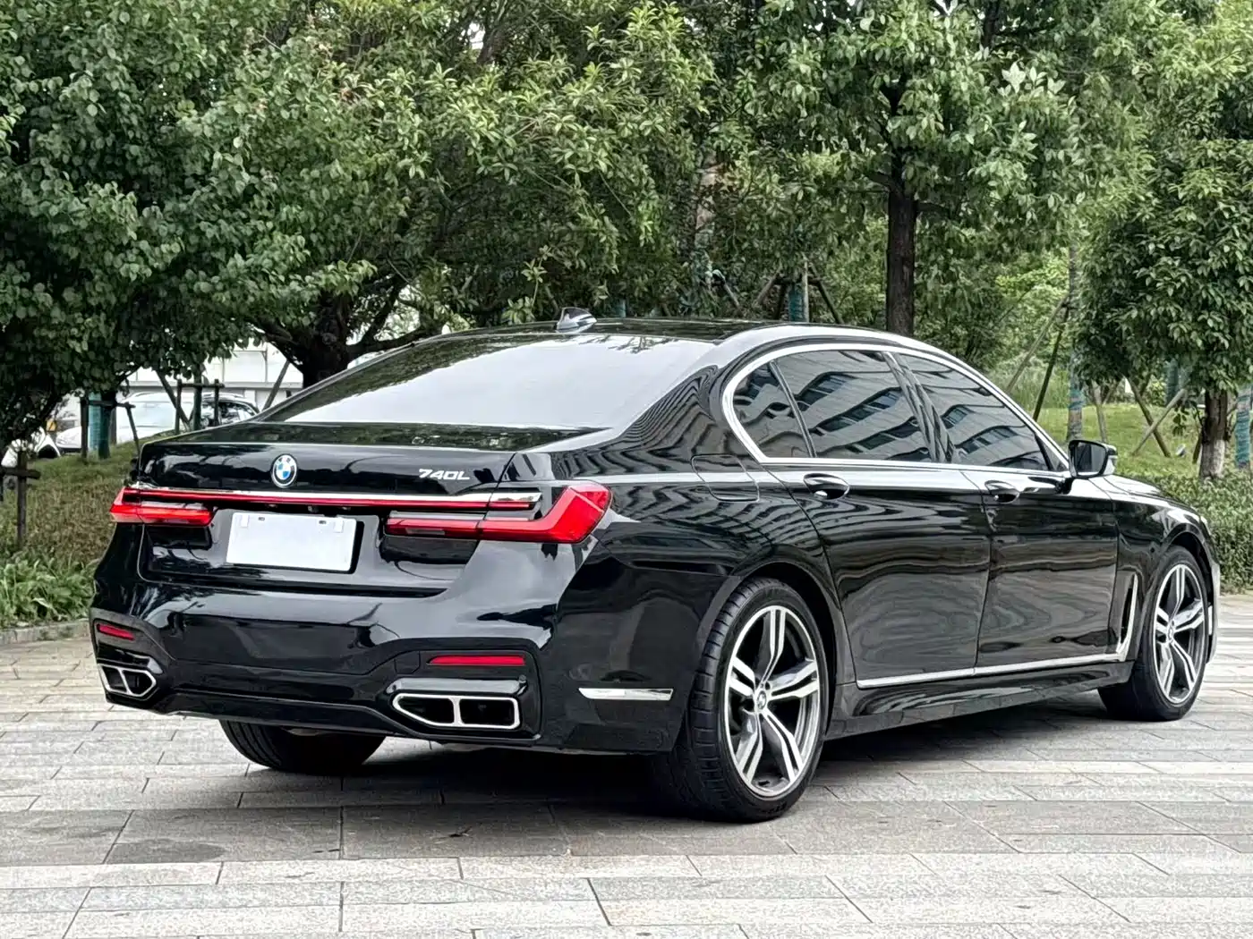 BMW 7 Series 2016 740Li Luxury фото 7