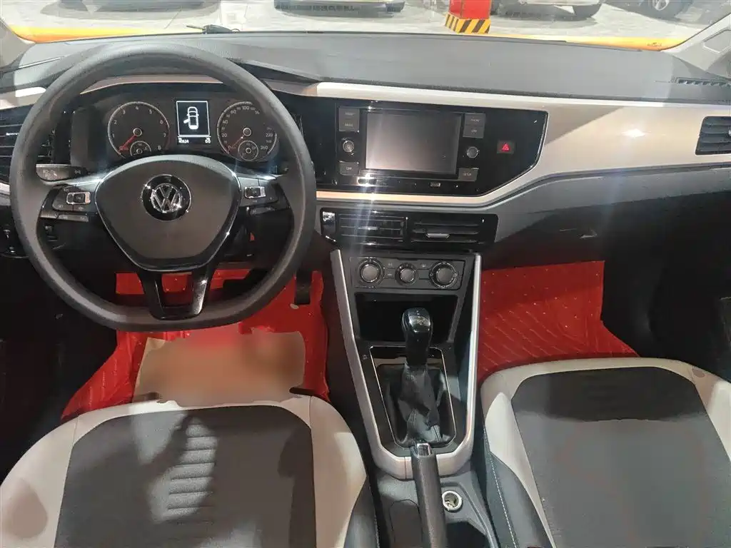 Volkswagen Polo 2019 Plus 1.5L Automatic Colorful Tech Edition фото 10