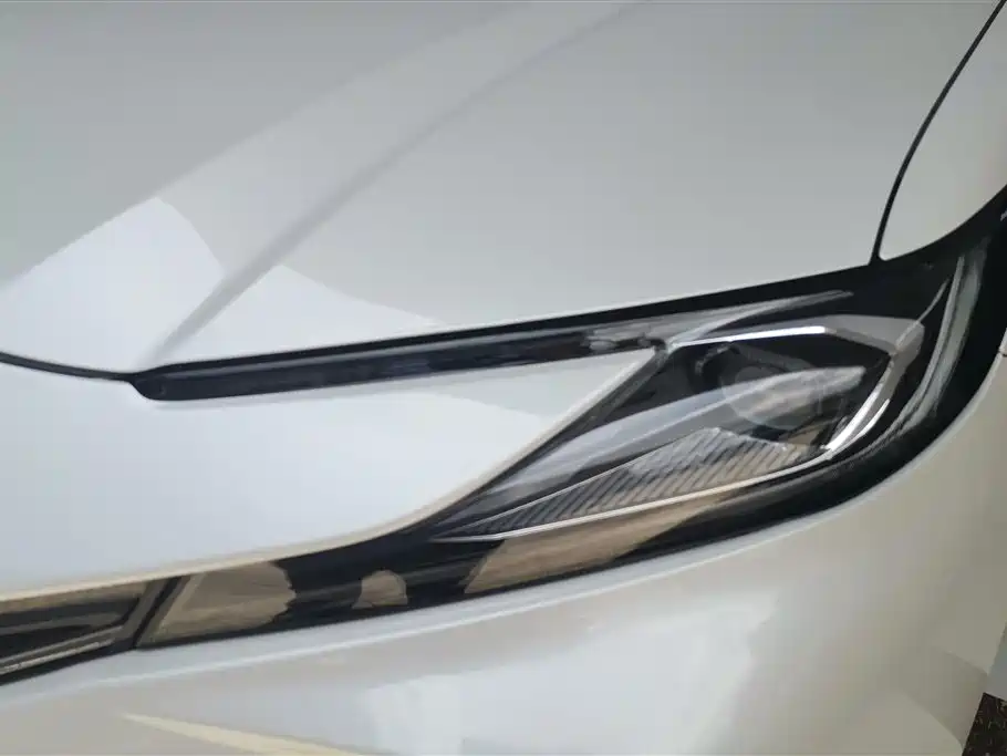 Toyota Camry 2024 Hybrid 2.0HGVP Luxury Edition фото 5
