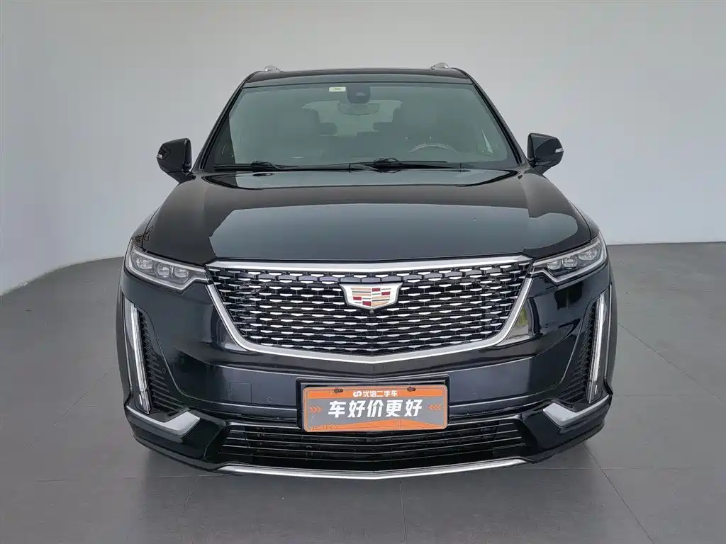 CADILLAC XT6