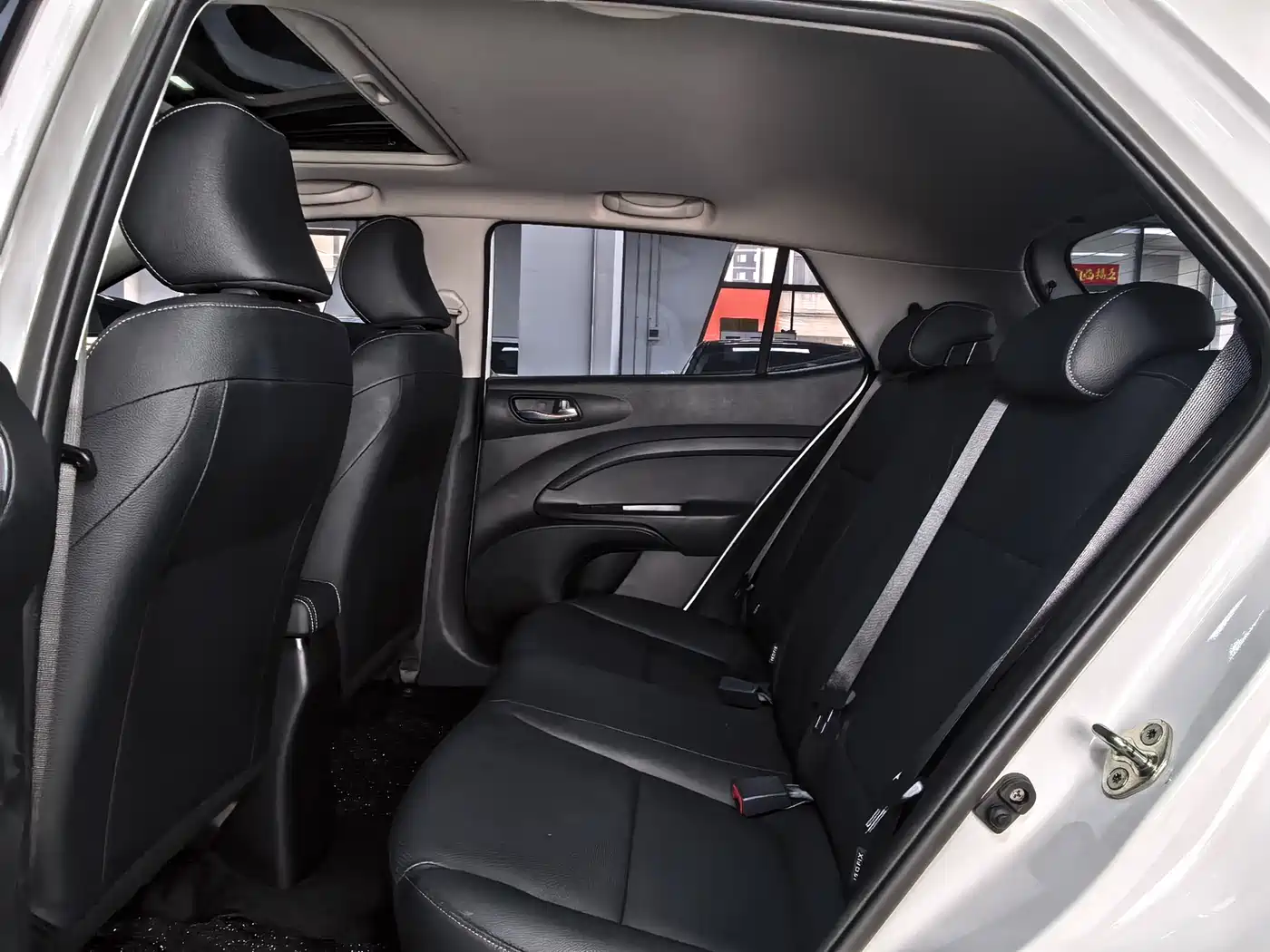 Kia KX1 2021 1.4L CVT Fun Sunroof Version фото 10