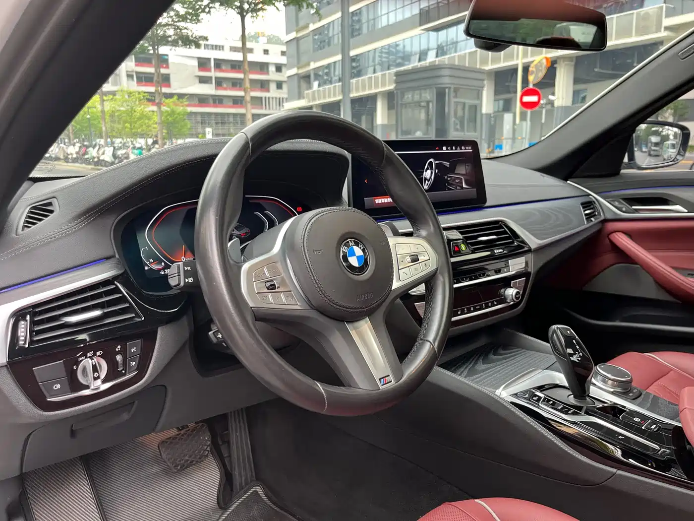 BMW 5 Series 2023 530Li Leading M Sport Package фото 10