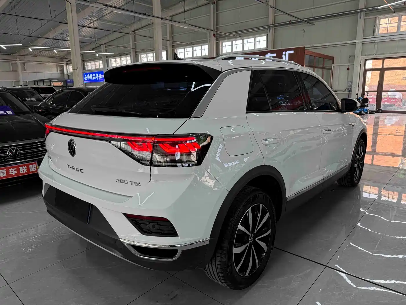 Volkswagen T-ROC 2023 280TSI DSG 2WD Time Edition фото 4