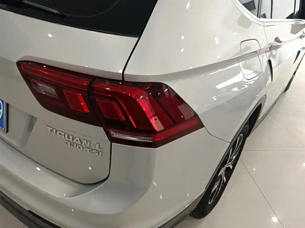 Volkswagen Tiguan L 2018 330TSI Automatic 2WD Luxury Edition фото 8