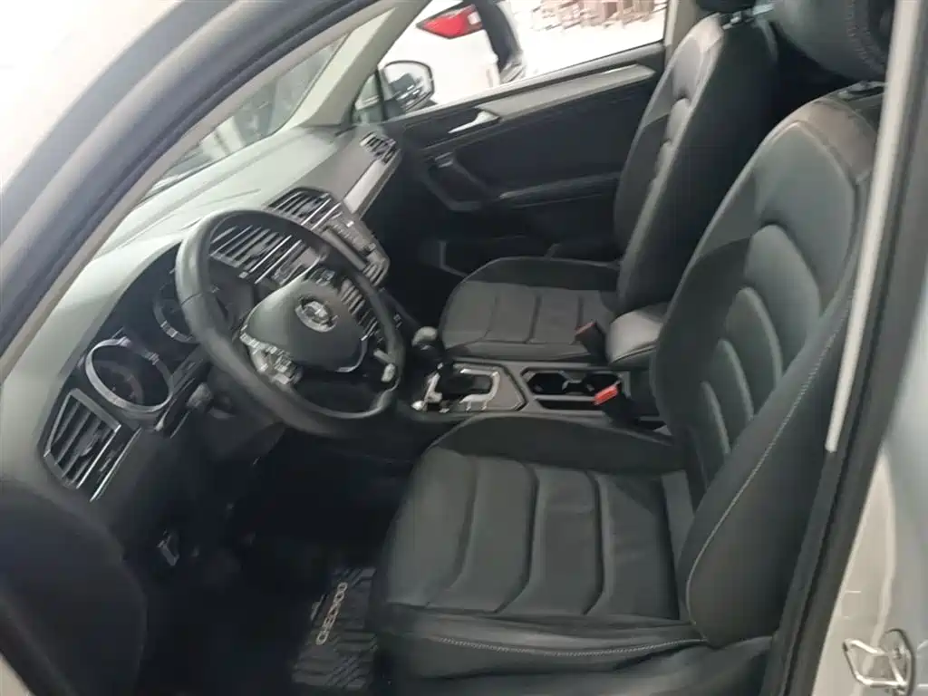 Volkswagen Tiguan L 2018 330TSI Automatic 2WD Luxury Edition фото 15