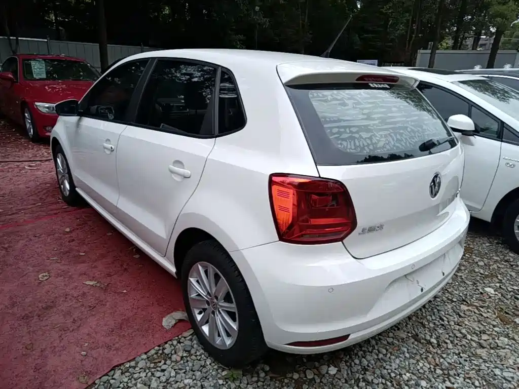 Volkswagen Polo 2014 1.6L Automatic Comfort Edition фото 5