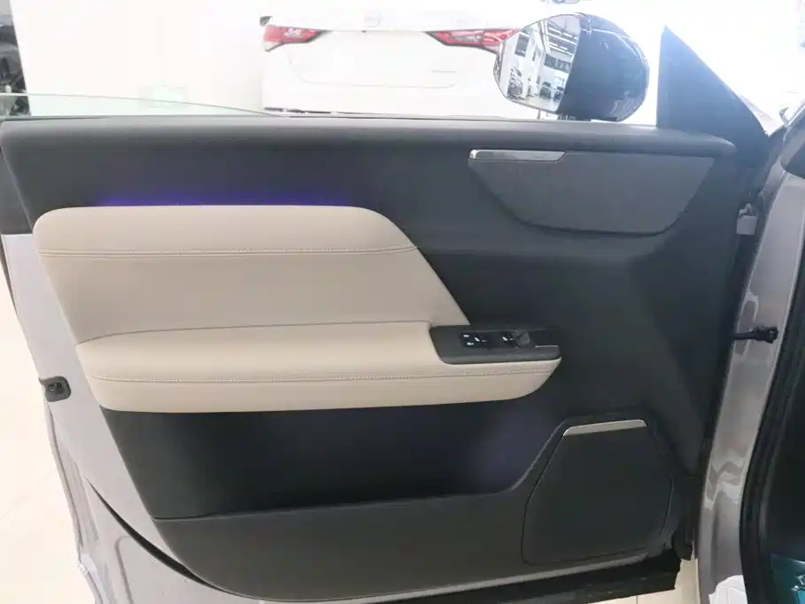 Volvo XC70 Plug-in Hybrid 2026 2026 AWD Extended Range Core