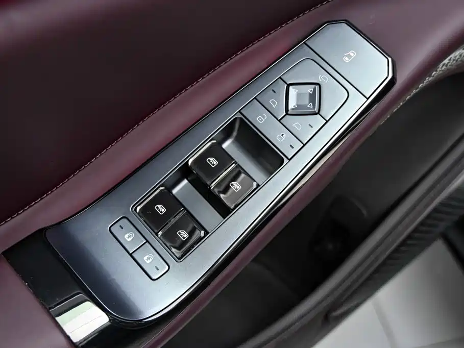 Фото 22 - Denza Z9GT
