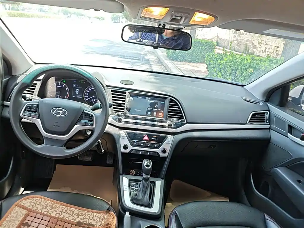 Hyundai Elantra 2016 Model 1.6L Automatic Smart Elite фото 10