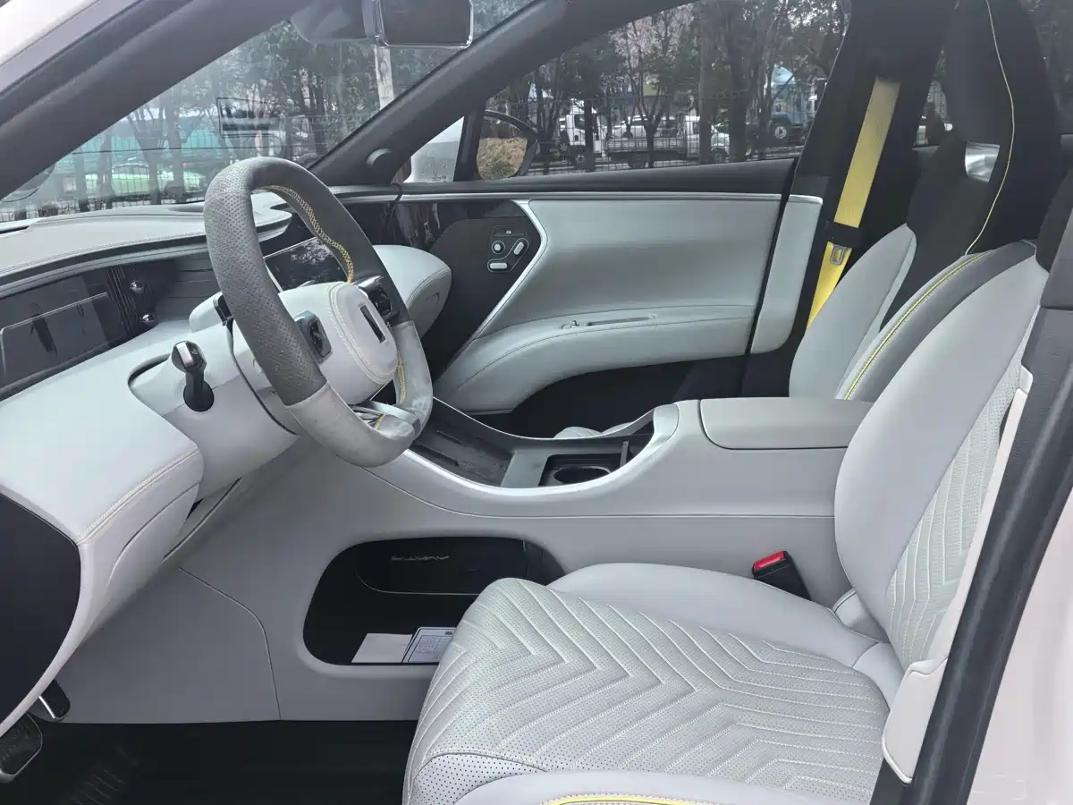 Avatr 11 2022 Long Range Dual Motor Luxury Edition 4-Seater фото 5