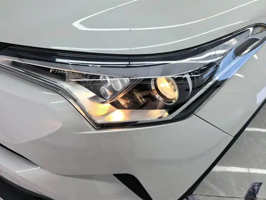 Toyota IZOA 2020 2.0L Yi Xiang Edition фото 5