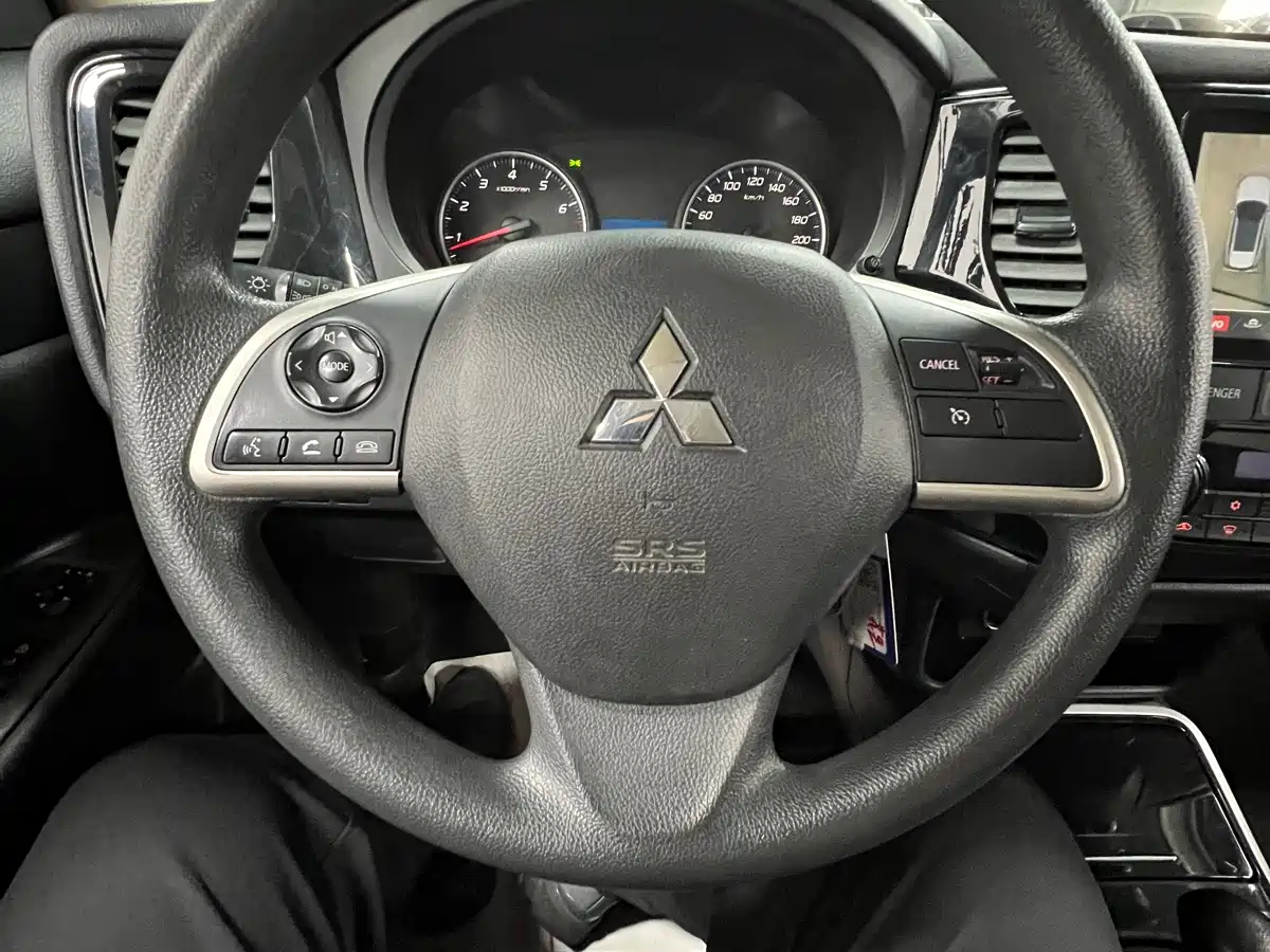 Mitsubishi Outlander 2021 2.0L 2WD Smooth Ride Version 5-Seater фото 16
