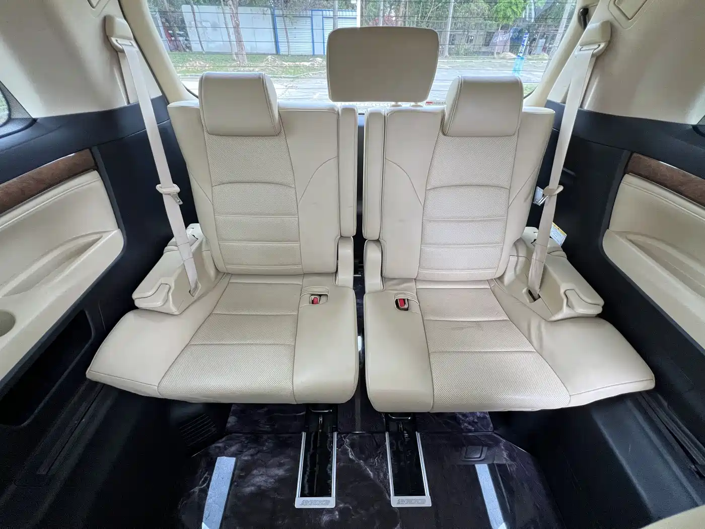 Toyota Alphard 2015 3.5L Premium Edition фото 17