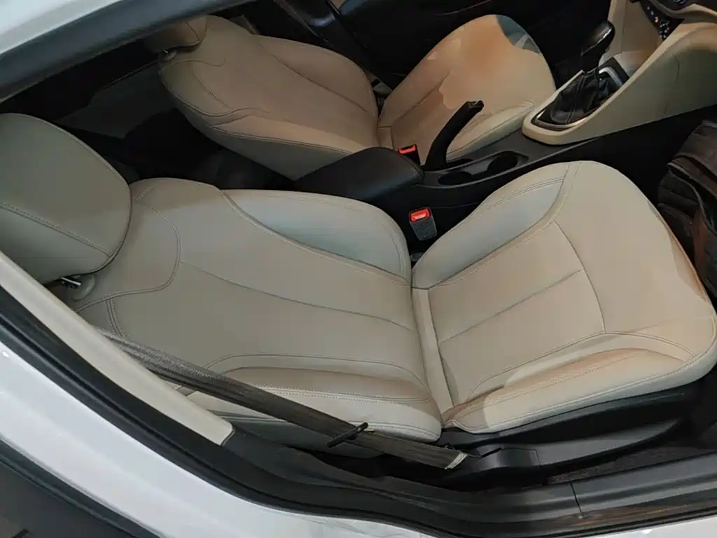 Фото 25 - Buick Excelle