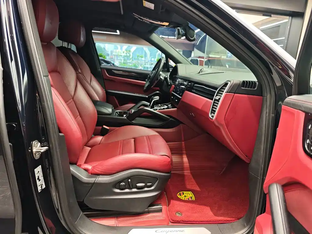 Фото 11 - Porsche Cayenne