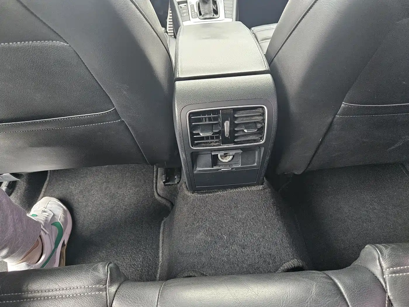 Volkswagen FAW-Volkswagen CC 2016 Model 1.8TSI Premium фото 9