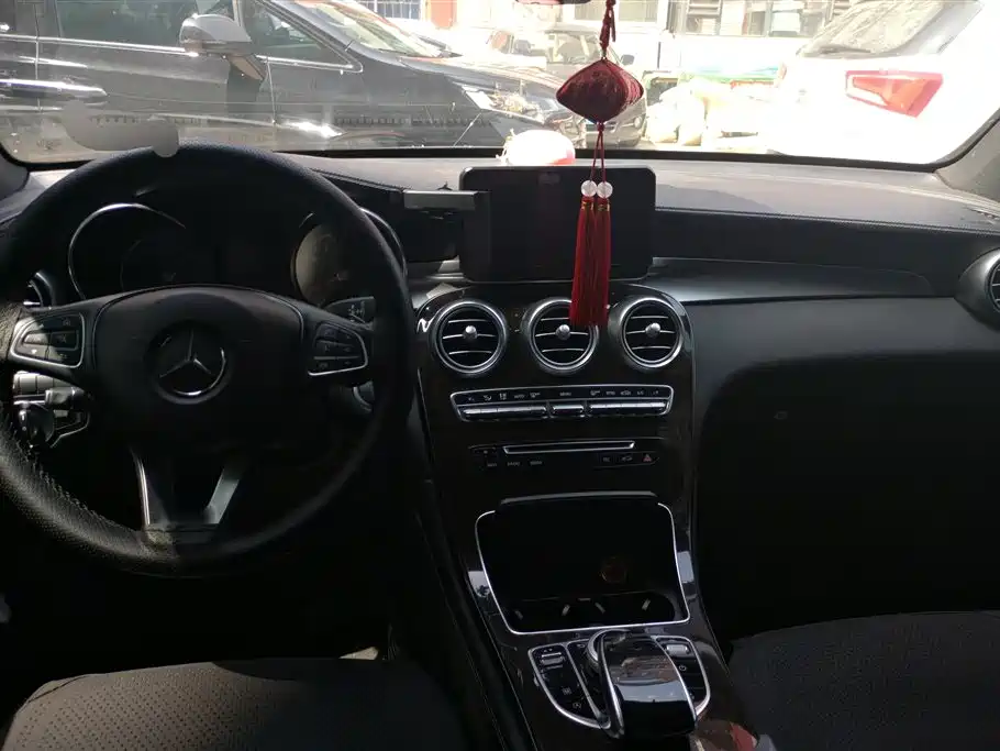 Mercedes-Benz GLC 2018 GLC 260 4MATIC Luxury фото 12