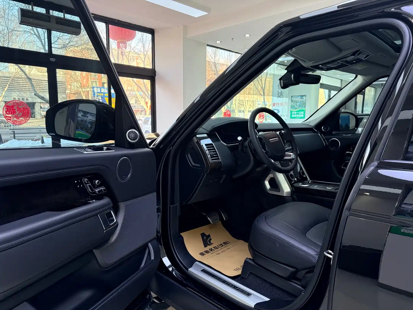Land Rover Range Rover 2022 3.0 L6 400PS Heritage Extended Classic Edition фото 8