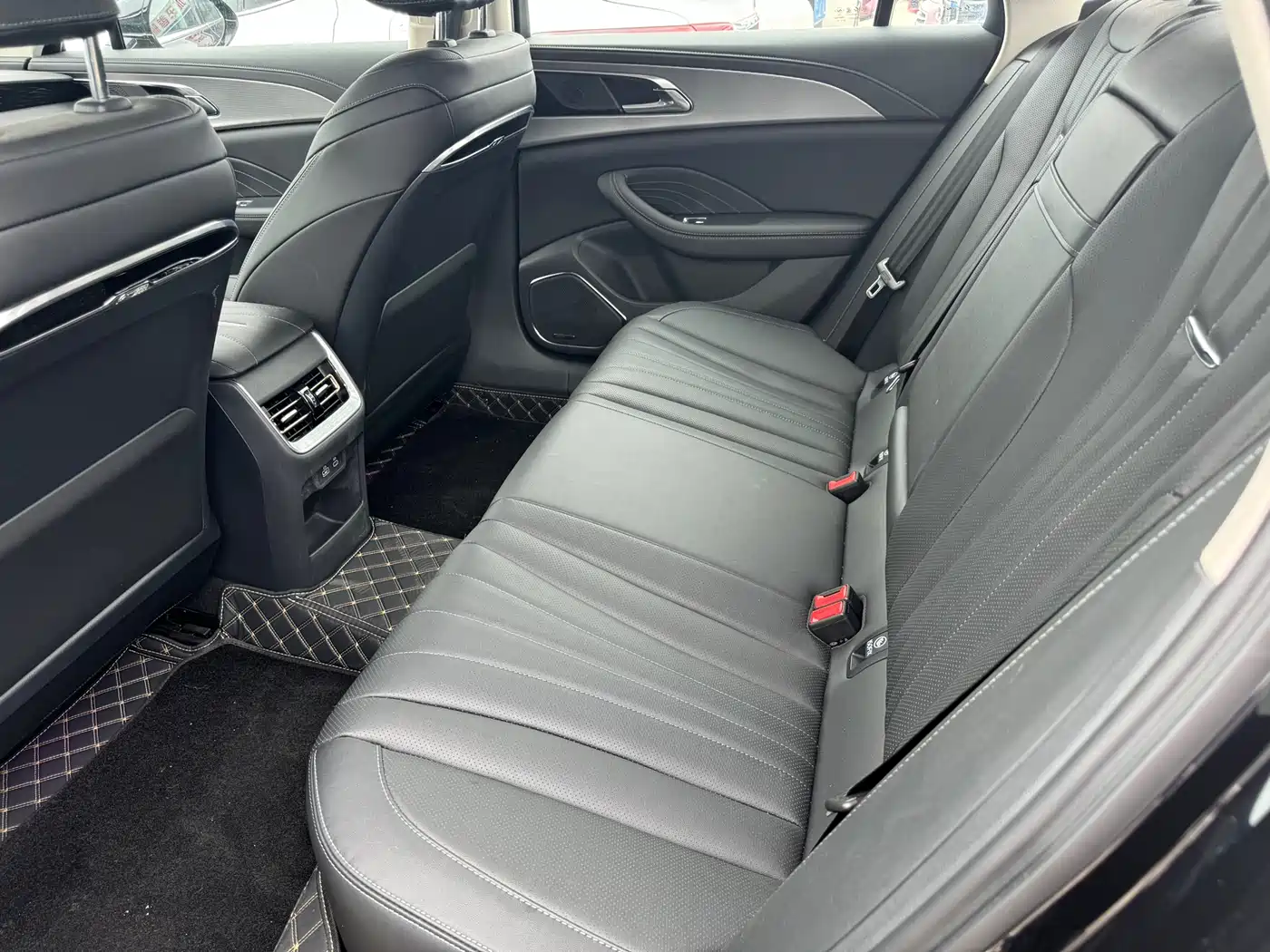 Hongqi H5 2024 1.5T DCT Smart Connect Flag Rhythm Edition фото 8