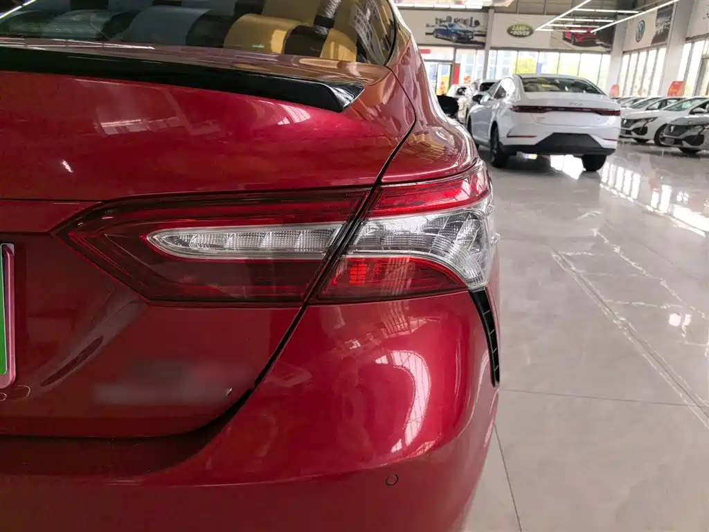 Toyota Camry 2018 2.5S Trend Edition фото 8