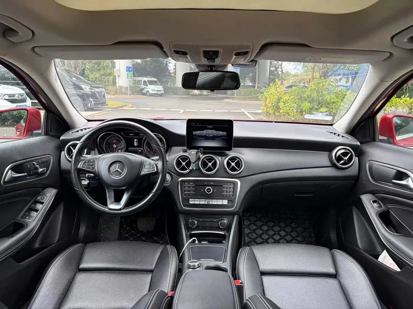 Mercedes-Benz GLA 2017 GLA 200 Dynamic фото 8