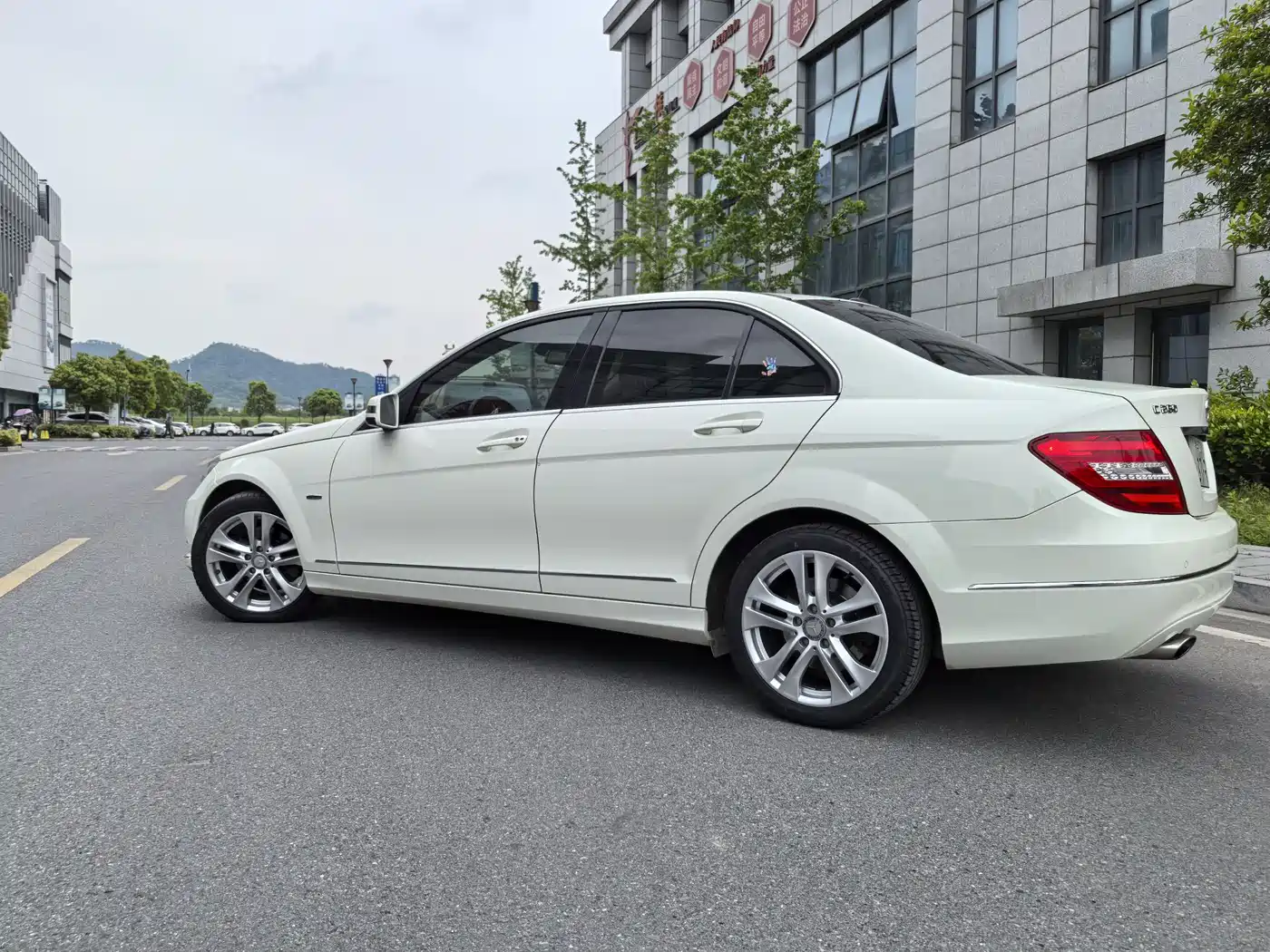 Mercedes-Benz C-Class 2011 C 200 CGI Fashion фото 8