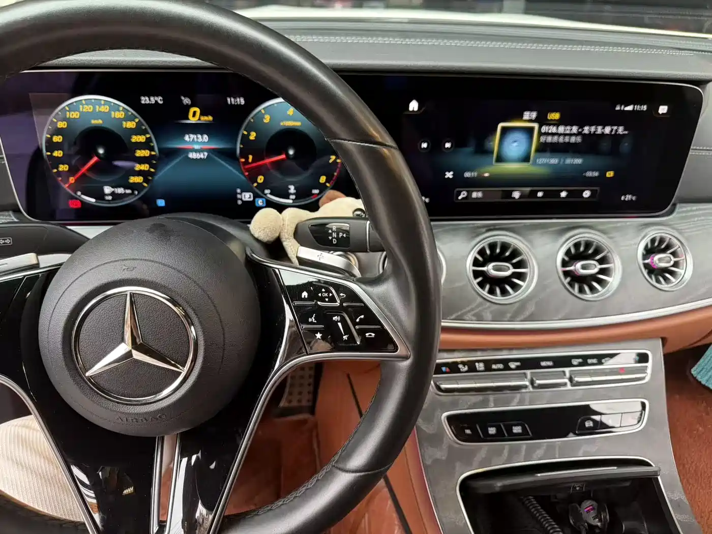 Mercedes-Benz CLS 2023 Model CLS 300 Sport Version фото 10