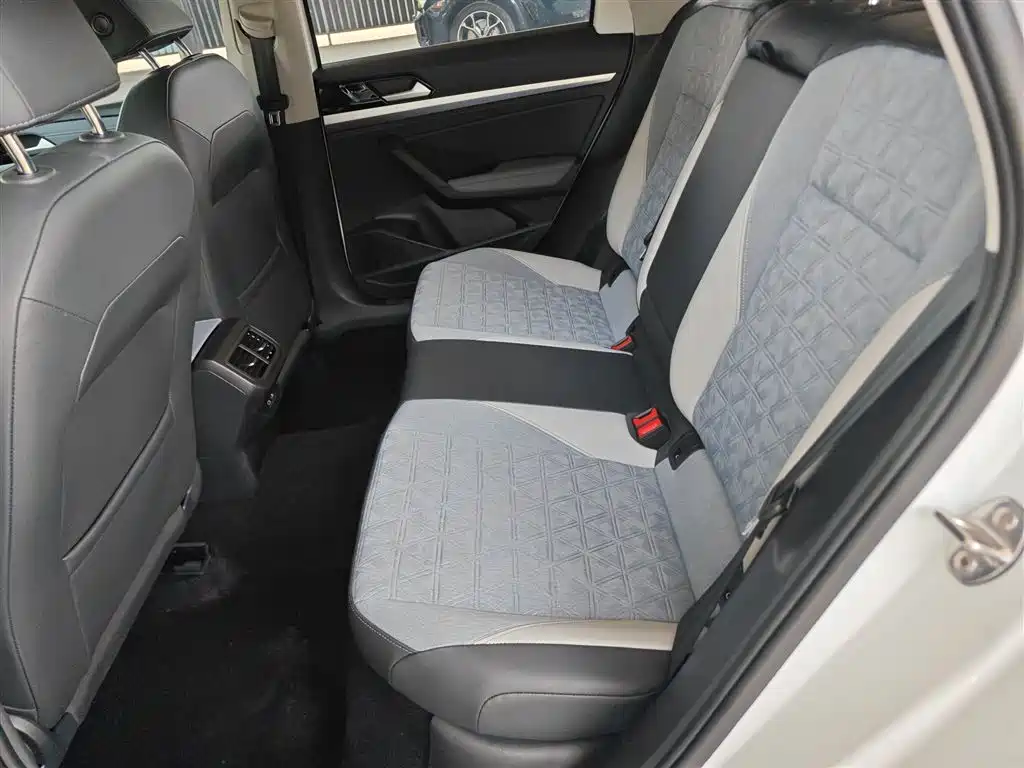 Volkswagen Lavida 2023 1.5L Auto Luxury Edition фото 17