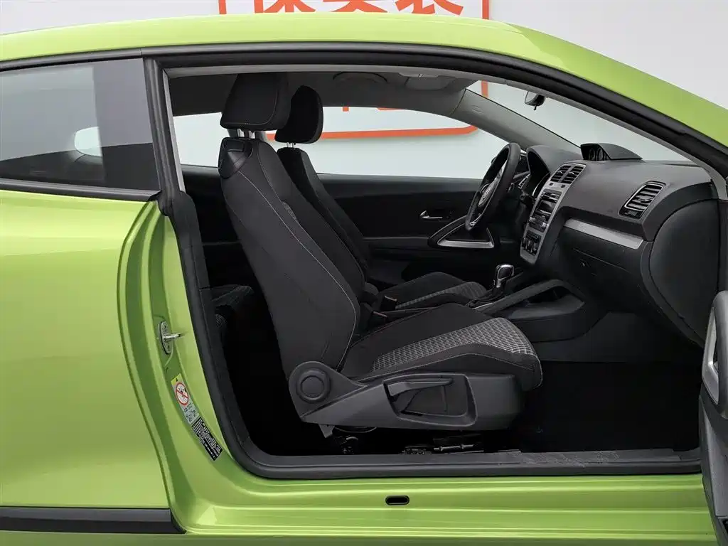 Volkswagen Scirocco 2015 1.4TSI Trend Edition фото 23