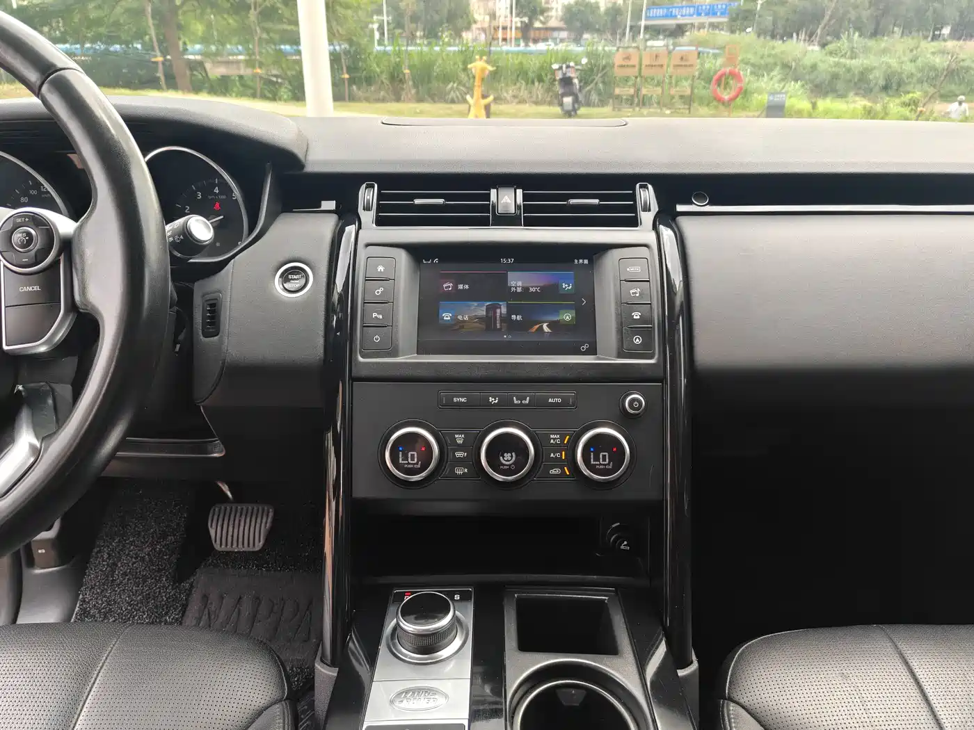 Land Rover Discovery 2017 3.0 SC V6 SE фото 9