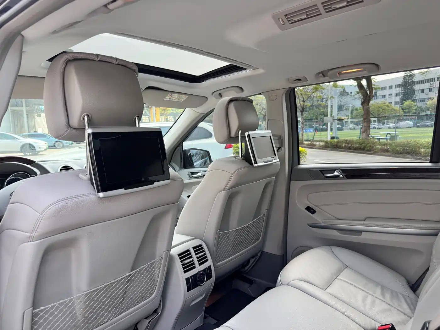 Mercedes-Benz GL-Class 2011 GL 450 4MATIC Premium фото 17