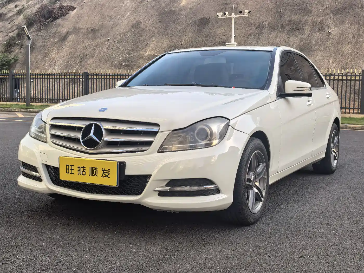 Mercedes-Benz C-Class 2011 C 180K Classic